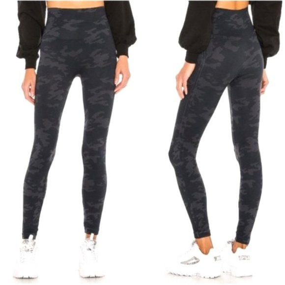 Spanx Look At Me Now Camo Leggings Medium - Picture 8 of 8